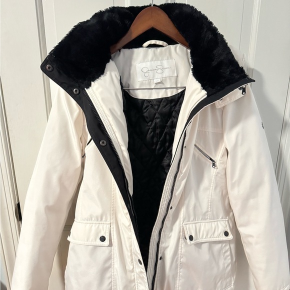 Jessica Simpson Warm Stylish Winter Jacket in size L. Zipper & snap closure. EUC - Picture 1 of 8